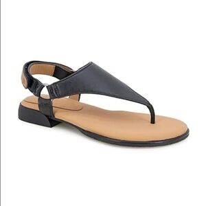 NIB Gentle Souls Holly Black Leather Thong Sandle Flat 9 (Fits 9.5)